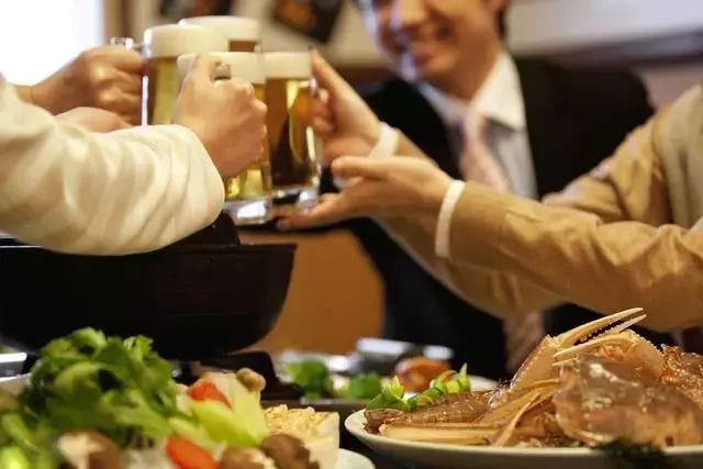 朋友不约酒，关系难长久。