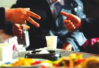 朋友不约酒，关系难长久。