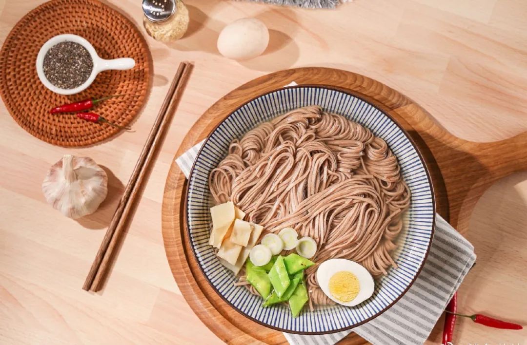 鲨鱼菲特强小明:造爆款,做销冠,千亿健康食品突围记