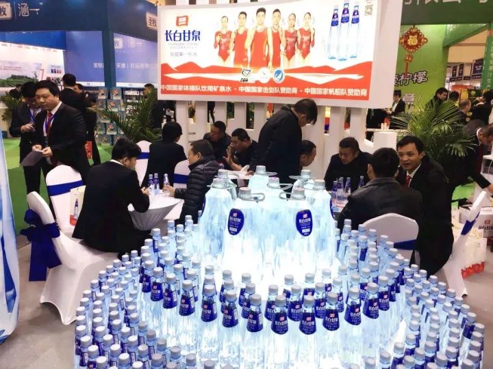 万商名企回访 | 雅客连续四年携手万商,拓赛道、扩产品 、布渠道!