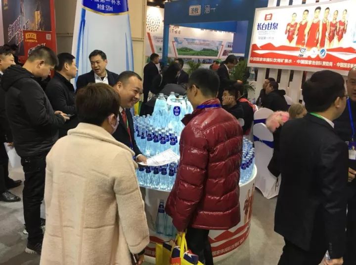 万商名企回访 | 雅客连续四年携手万商,拓赛道、扩产品 、布渠道!
