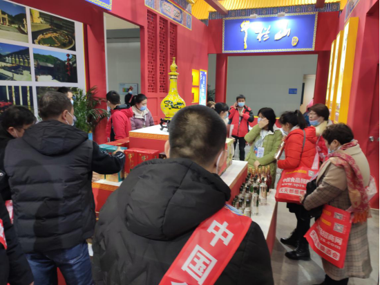 万商会牛栏山获“高质量发展典范”称号，并联合发起成立“中国白酒品牌集群”
