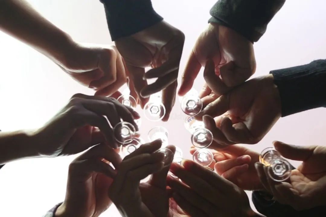 茶酒一味，梅见创造了一个连接时间与空间的新象限