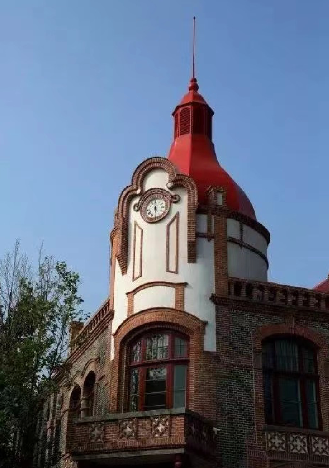 可雅30年老酒开桶，以“工业+旅游”模式讲好产品故事