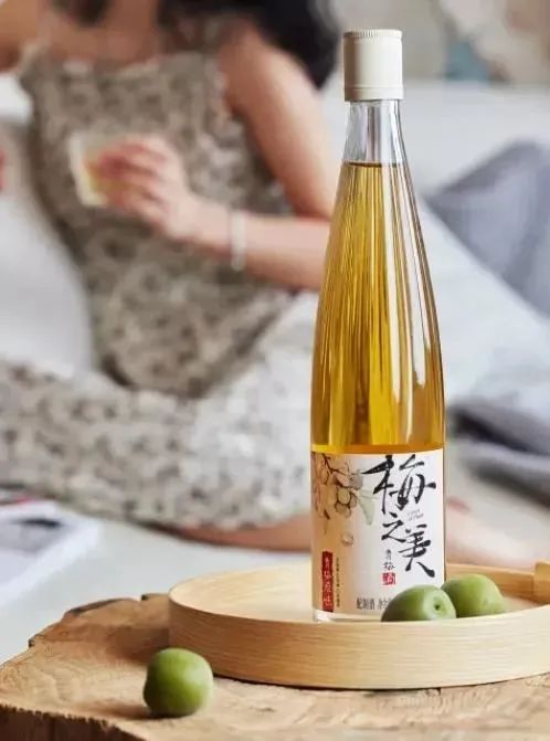 山海关跨界卖水，养元、星巴克、让茶杀入植物奶赛道！