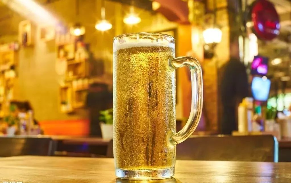 酒杯中的生活之美…