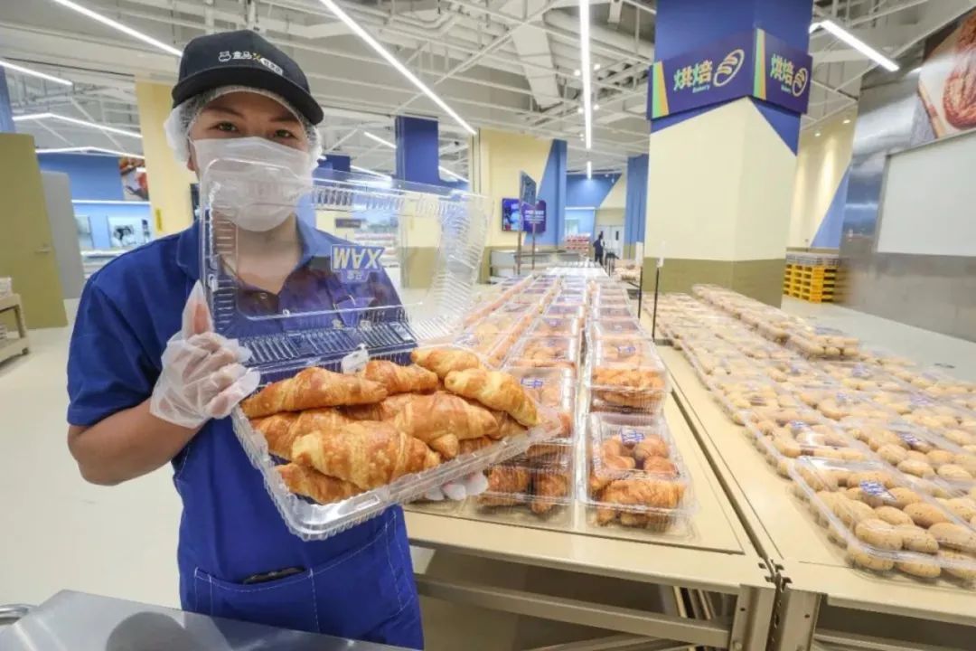 山姆紧贴盒马，会员制超市迎来“三国杀”