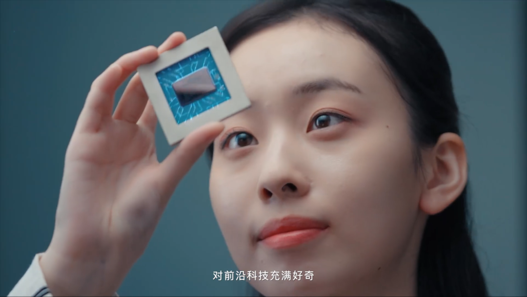【案例挖掘机】百度发布校招广告片，蒙牛免费转让国足比赛广告位