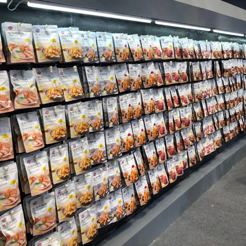 直击秋糖|蜡笔小新卤味研究所闪亮推新,用品质赢市场!