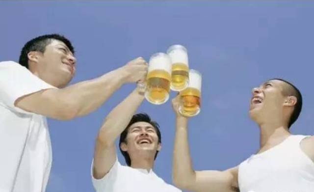 男人是酒做的，一生恰如不同的酒！