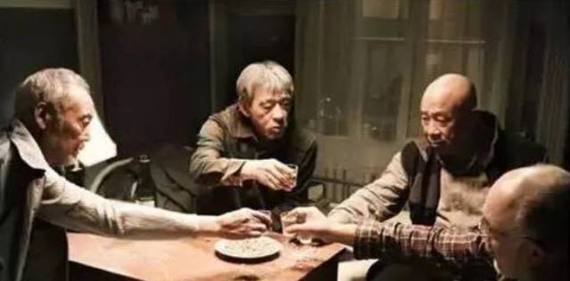 男人是酒做的，一生恰如不同的酒！