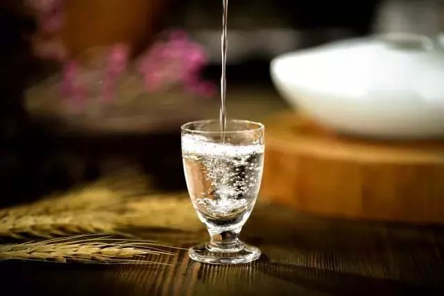 白酒为何越放越香?