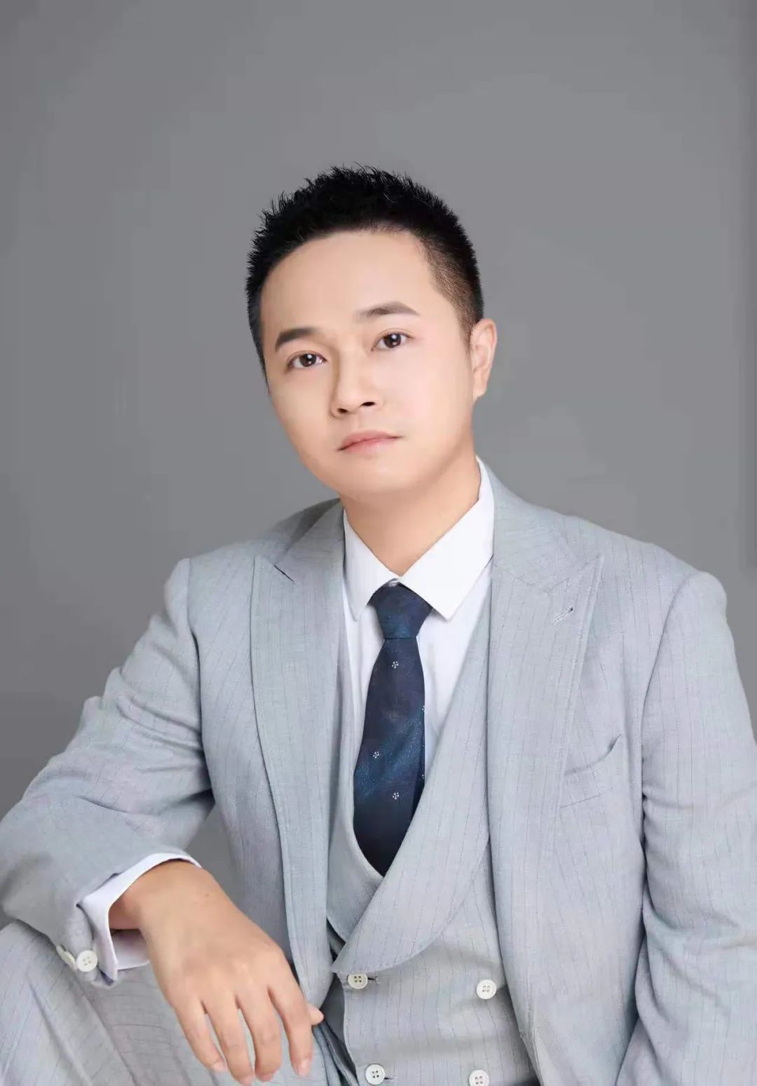 专访百草味 | 零食巨头为什么开始重视线下?