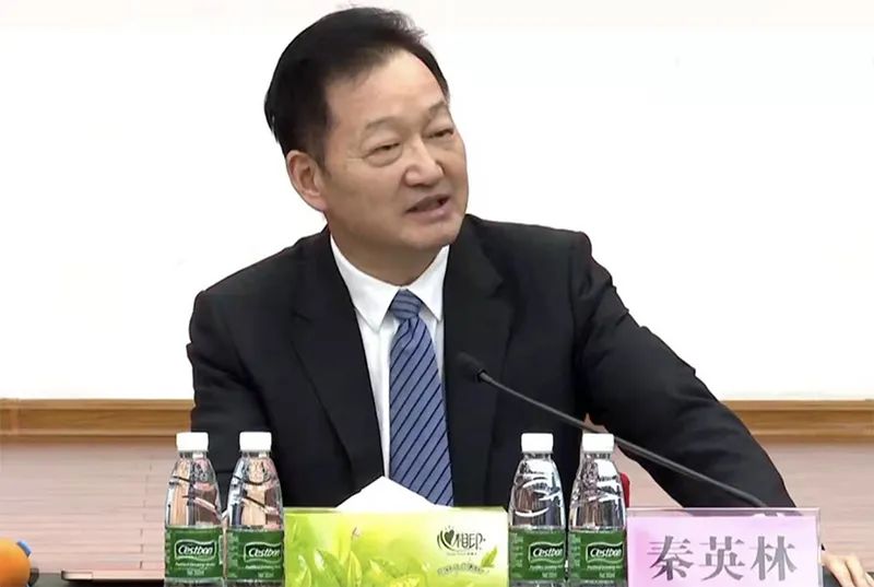 秦英林话音刚落,牧原就遇大动作,10亿元说变就变!