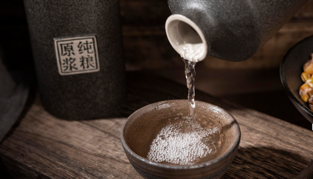 提价进行时!预计2022年白酒板块呈现量稳价增
