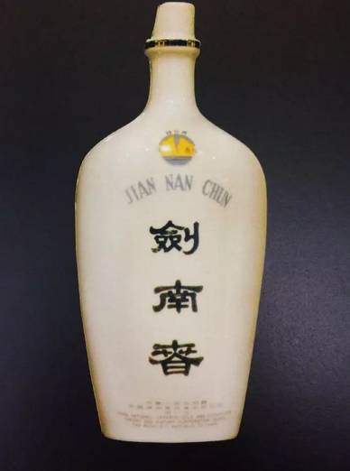 剑南春酒标变迁记
