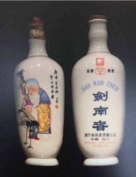 剑南春酒标变迁记