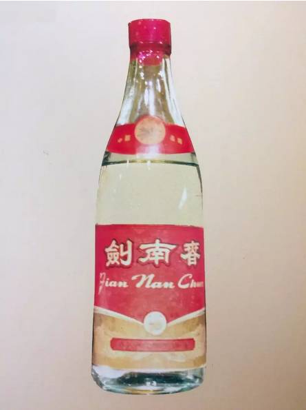 剑南春酒标变迁记