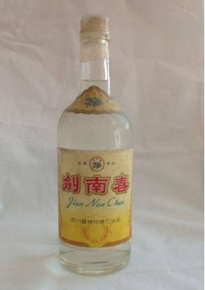 剑南春酒标变迁记