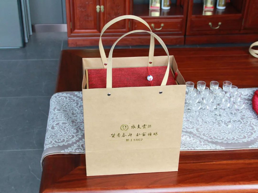 春节回家坐飞机和高铁,可以带几瓶酒?