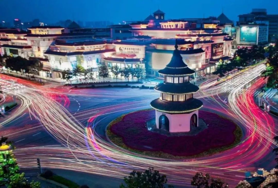 这个春节，我亲眼见证了二线城市的商场大战