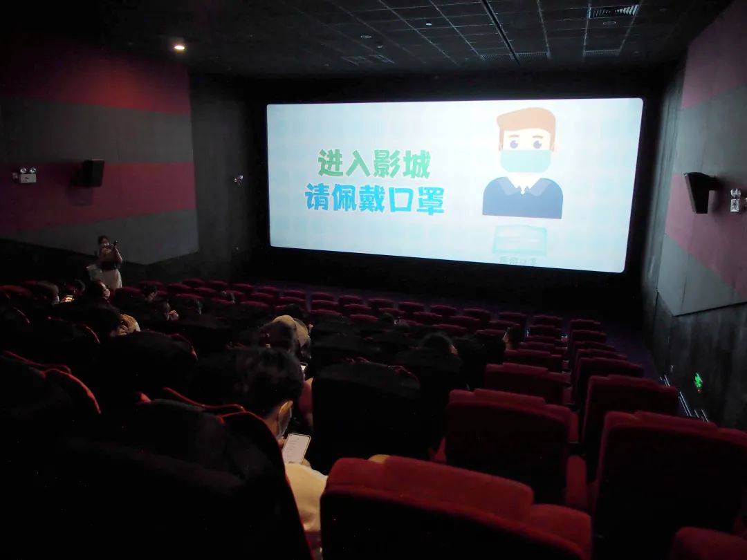 新冠两年,我们和一些「惨烈」的行业聊了聊