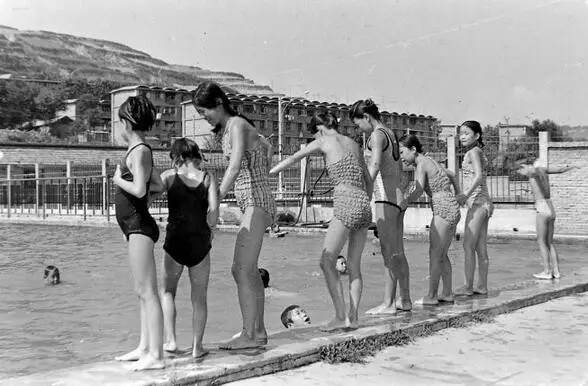 10块钱在80年代,竟然可以买到这些酒!