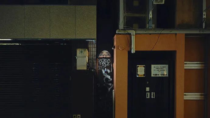 日本地铁广告是如何霸占我们的注意力的？