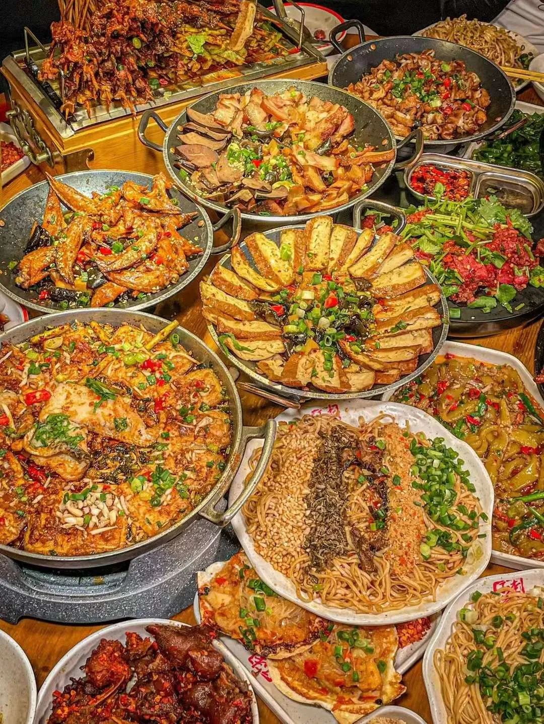 从老街称盘到李不管把把烧，连锁餐饮的突围法则是什么？