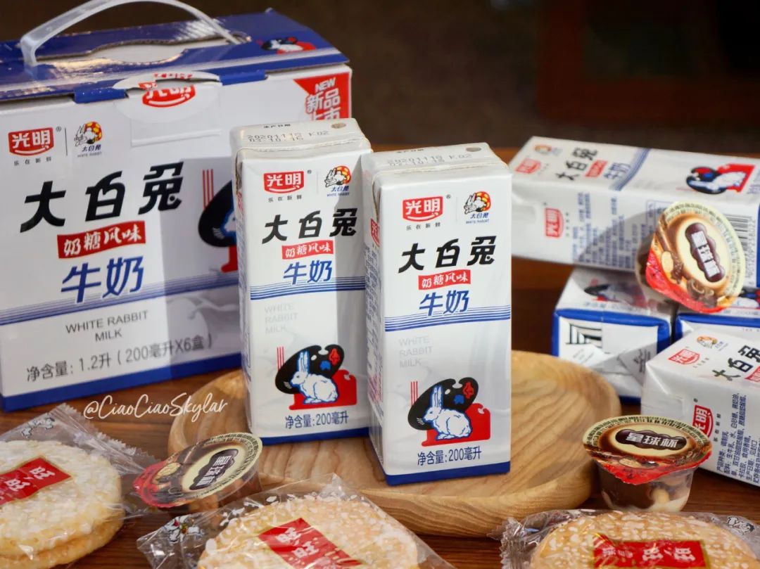 26岁大连人,跑到美国卖老干妈冰红茶,年赚几个亿