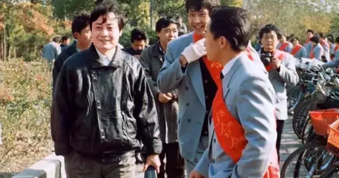 一镜到底,带你穿越娃哈哈的35年!