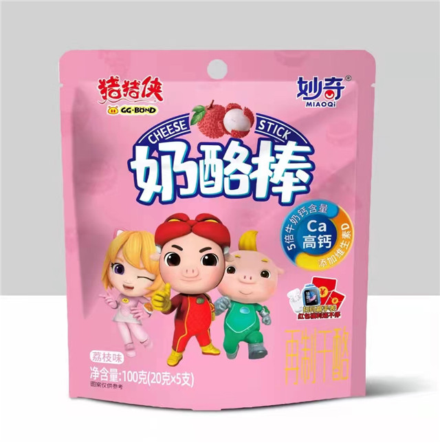 猪猪侠联名,行业首创!妙奇常温奶酪棒入驻线上春糖!