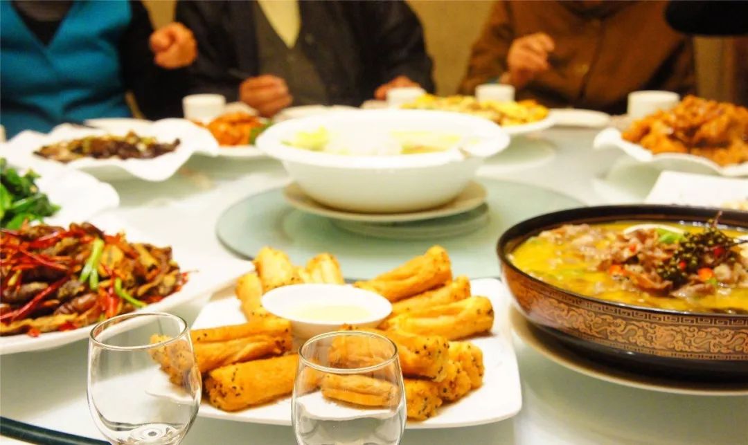 酒场礼仪、规矩大汇总,不喝酒的人看了也很适用