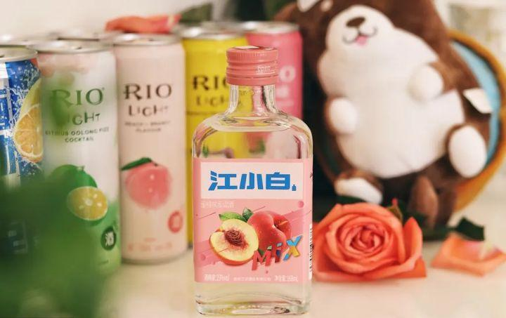 当剧综成为乳企的天下，低度酒还能讲好“年轻人的故事”吗