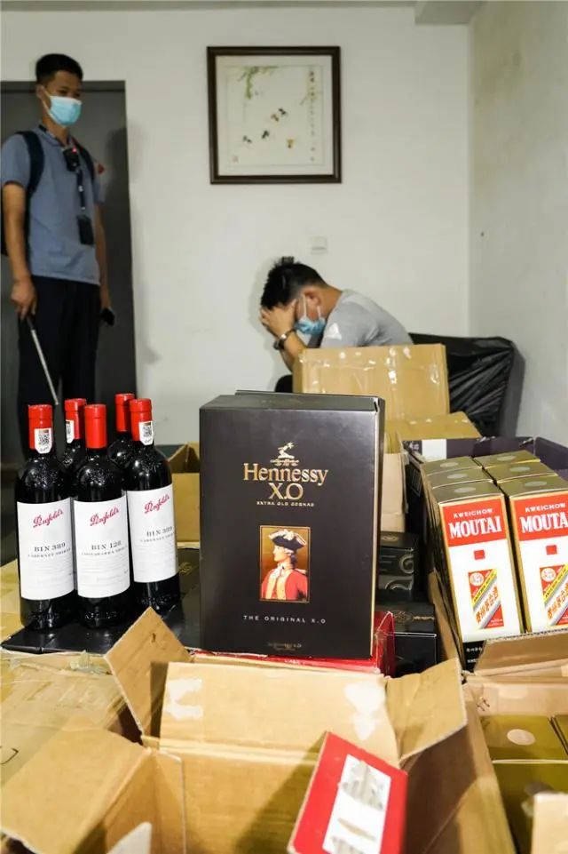 案值超亿元!拱北海关查获特大走私品牌酒进境案