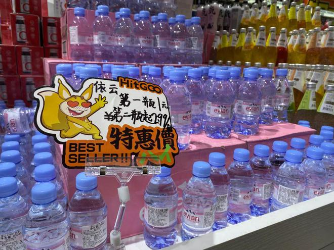 矿泉水的内卷竞争：一边“讲故事”，一边“自降身价”