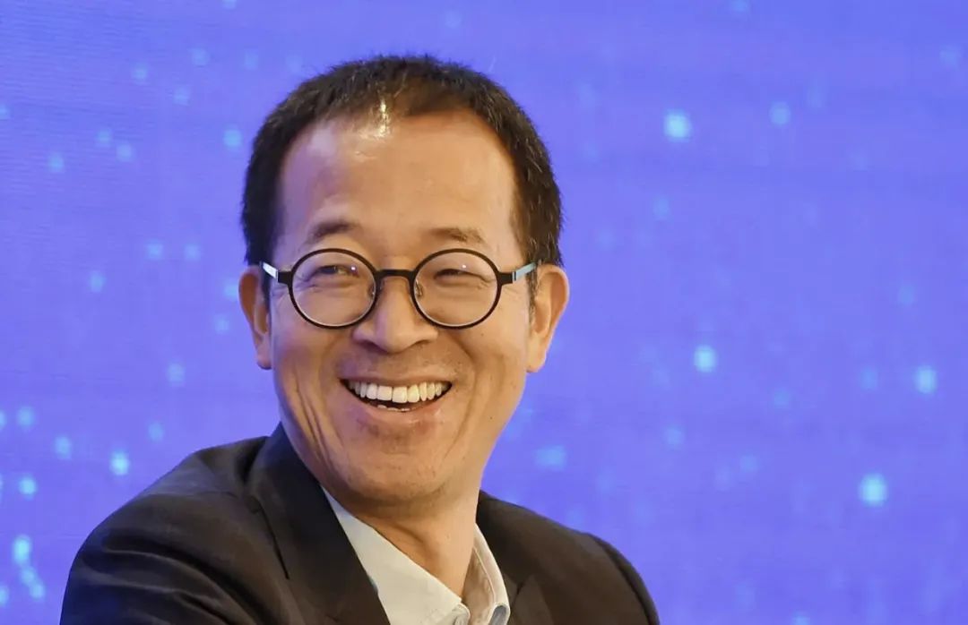 这一刻,人人都爱俞敏洪