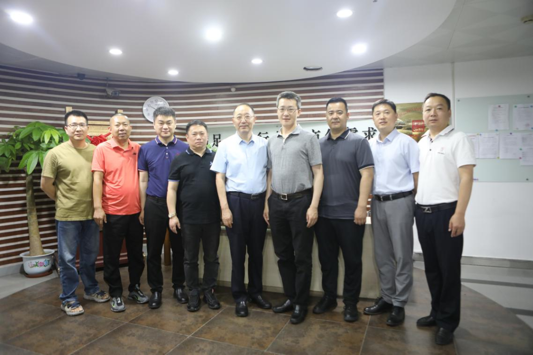 酒鬼酒公司总经理郑轶一行到访华糖云商