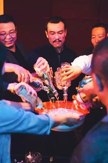 江湖儿女剧照 剪裁.jpg 酒醋同源在山西?