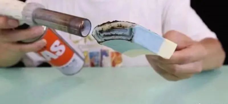 被架在火上烤的钟薛高,到底刺痛了谁?