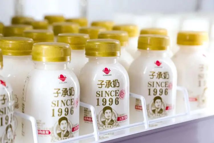 30亿奶业巨头惨败,曾是8888万“央视标王”,几度易手,终归三元!