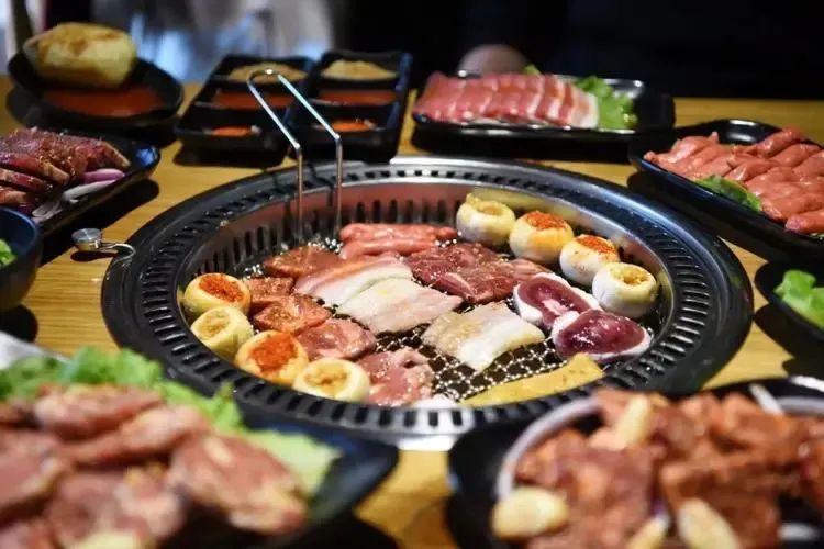 爆火的东北地摊烤肉,会是一门好生意吗?