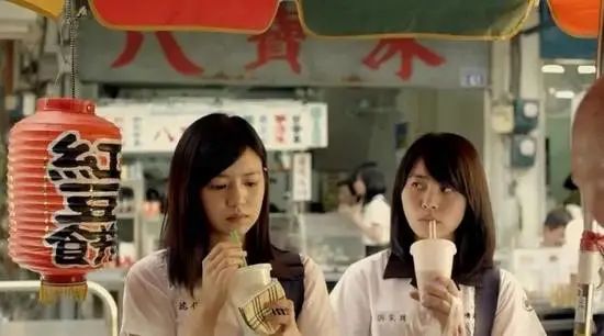 半年亏上亿，年轻人不爱香飘飘了？但它有喜茶撼动不了的地盘
