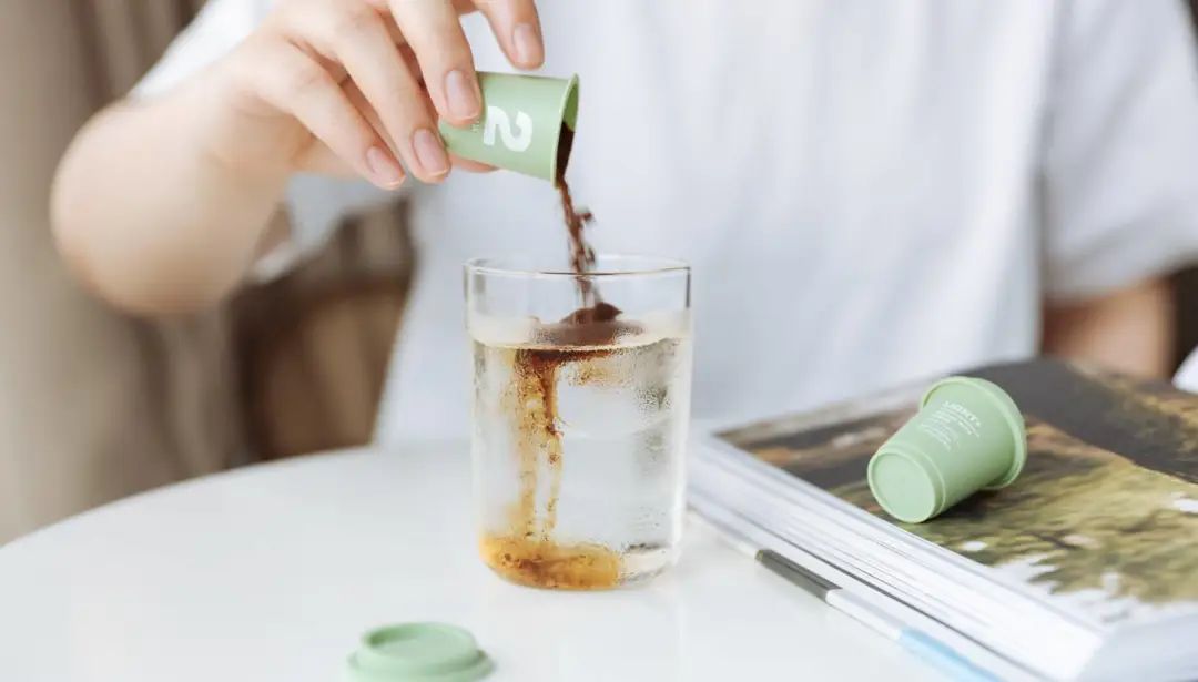 半年亏上亿，年轻人不爱香飘飘了？但它有喜茶撼动不了的地盘