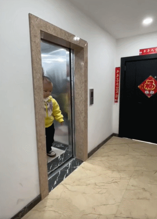 太Q了!“mini奶茶”集体出圈,5块钱两口喝完!为什么年轻人越来越喜欢“小包装”了?