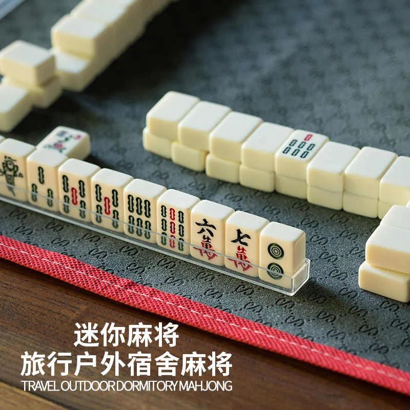 太Q了!“mini奶茶”集体出圈,5块钱两口喝完!为什么年轻人越来越喜欢“小包装”了?