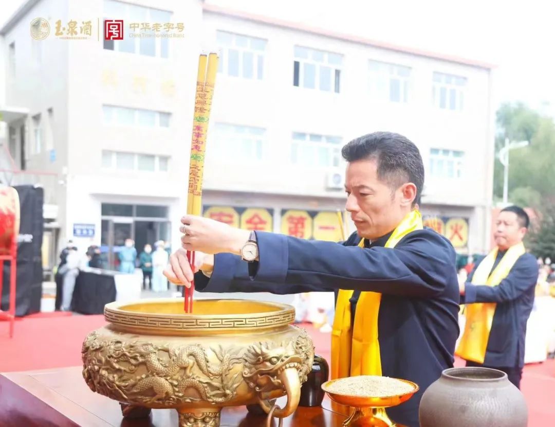 封坛向内创新，东北酒向外突围，玉泉亮剑！