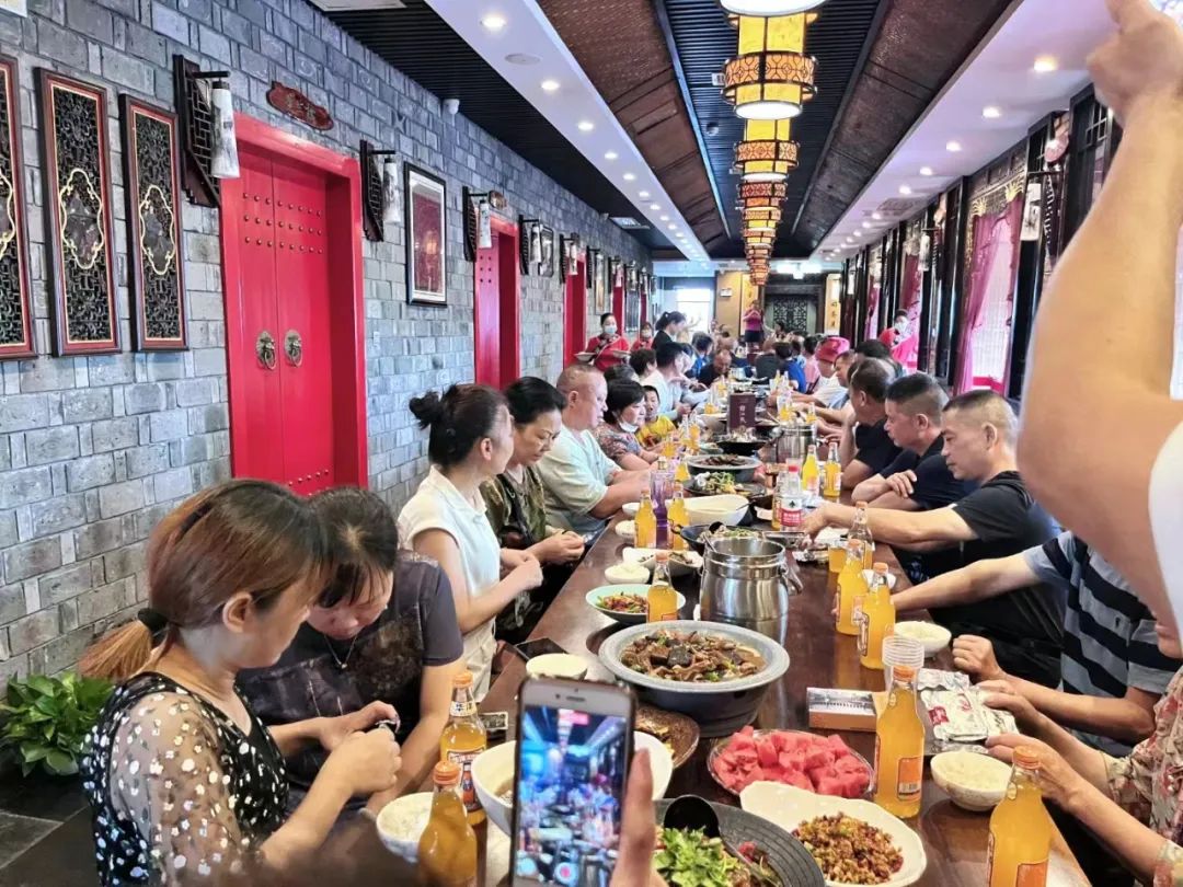 “中秋大战”炫爽绽放,华洋汽水凭啥俘获这届年轻人的心?