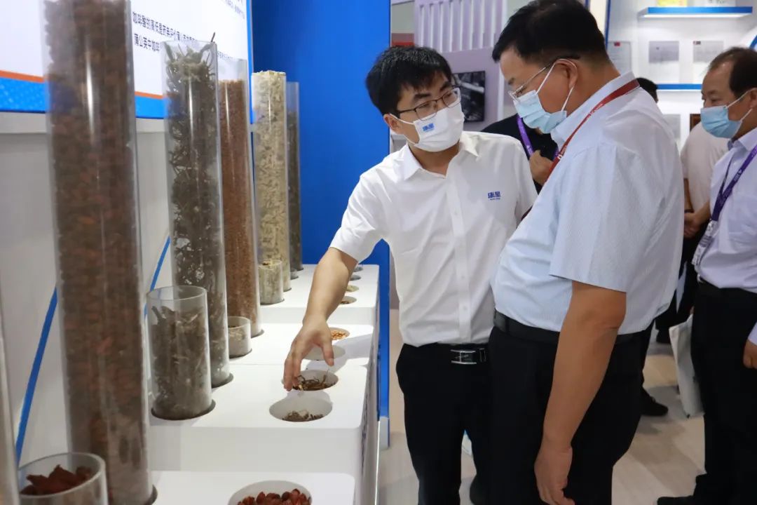 康星牛人盛装亮相第十三届中国奶业大会!