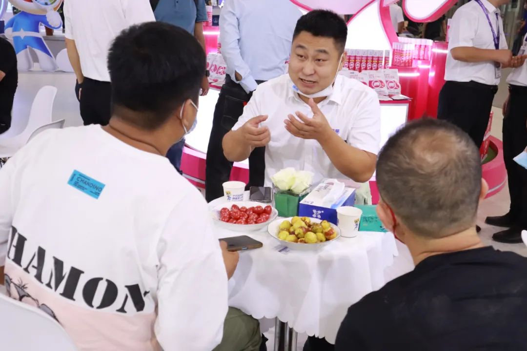 康星牛人盛装亮相第十三届中国奶业大会!
